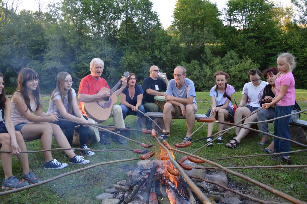 Latarnia Wagabundy Bieszczady Hotel Wola Michowa Exterior foto